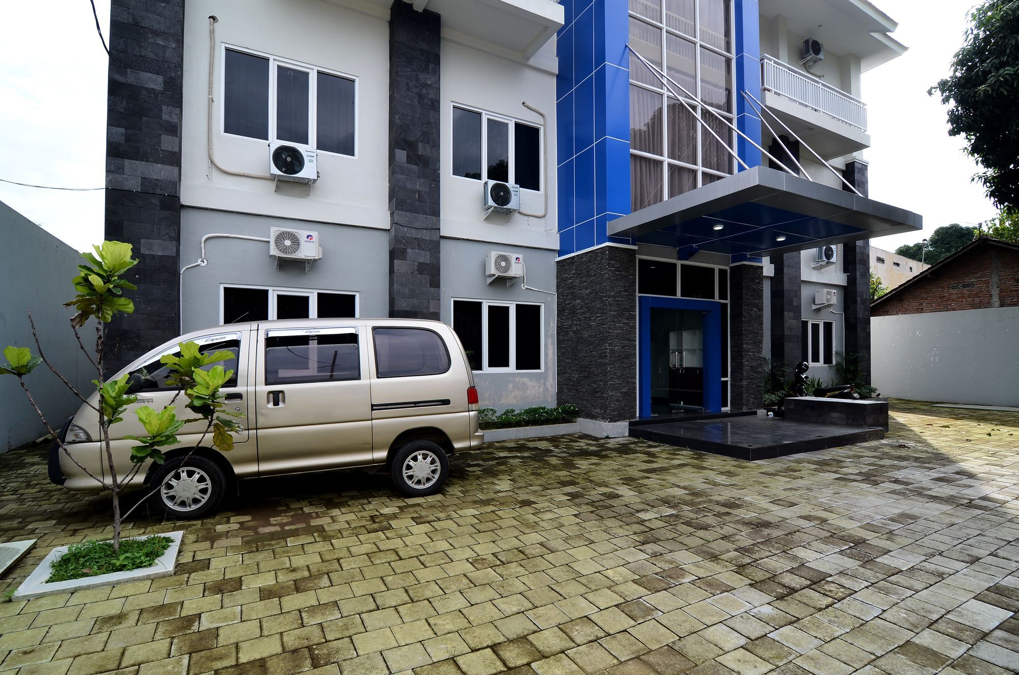 Reddoorz Near Museum Keraton Surakarta Hotel Surakarta  Luaran gambar