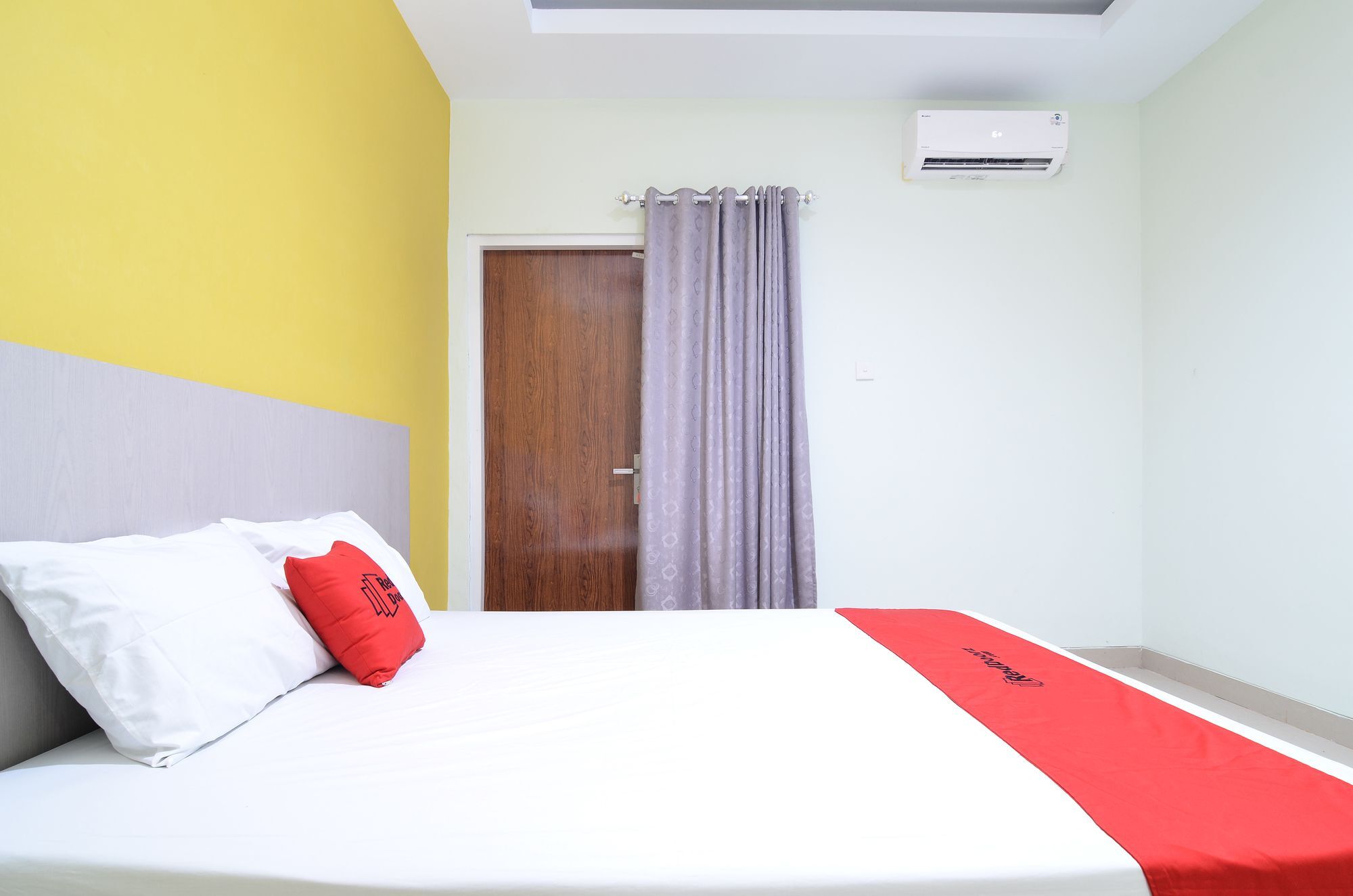 Reddoorz Near Museum Keraton Surakarta Hotel Surakarta  Luaran gambar